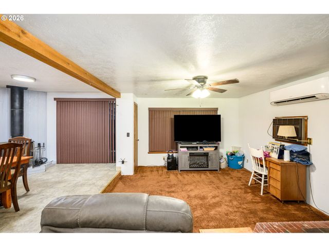 1245 Sw GILORR St, Mc Minnville, OR 97128