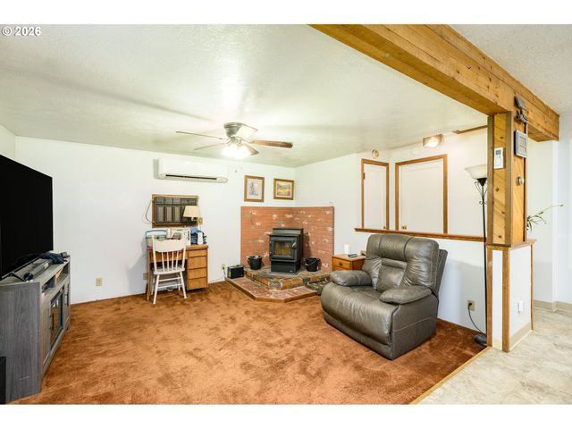 1245 Sw GILORR St, Mc Minnville, OR 97128