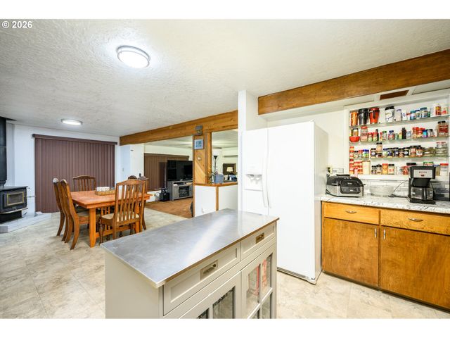 1245 Sw GILORR St, Mc Minnville, OR 97128