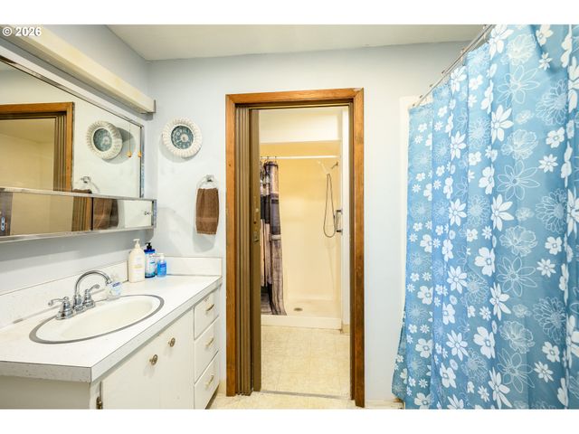 1245 Sw GILORR St, Mc Minnville, OR 97128