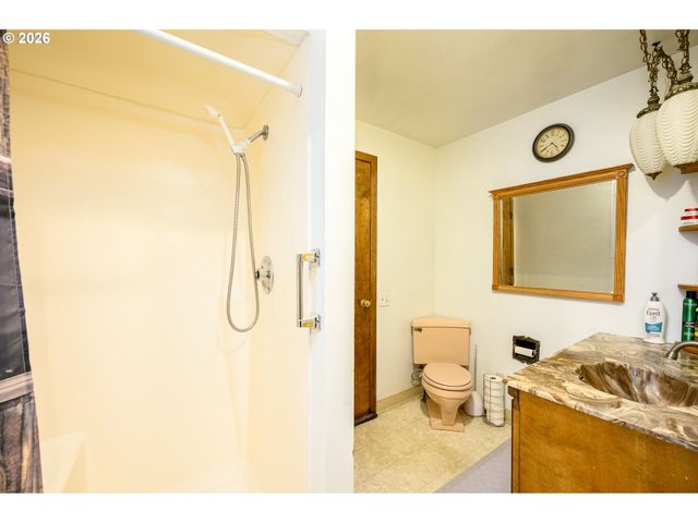 1245 Sw GILORR St, Mc Minnville, OR 97128