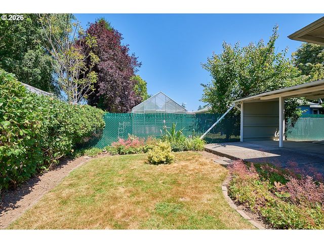 1245 Sw GILORR St, Mc Minnville, OR 97128