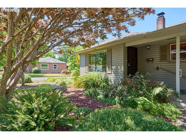 1245 Sw GILORR St, Mc Minnville, OR 97128
