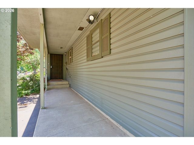 1245 Sw GILORR St, Mc Minnville, OR 97128