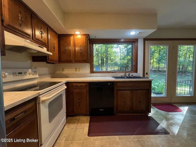 3203 Kings Ct, Bardstown, KY 40004