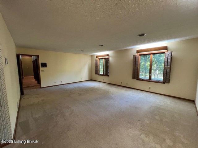 3203 Kings Ct, Bardstown, KY 40004