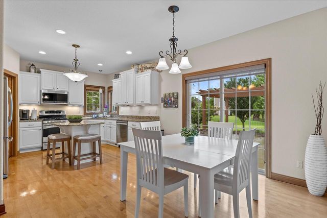 W185N4947 Emerald Hills DRIVE, Menomonee Falls, WI 53051