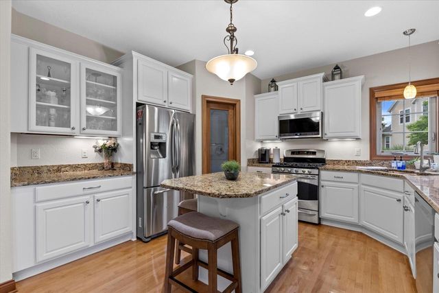 W185N4947 Emerald Hills DRIVE, Menomonee Falls, WI 53051