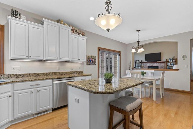 W185N4947 Emerald Hills DRIVE, Menomonee Falls, WI 53051