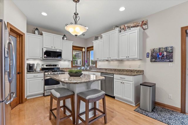 W185N4947 Emerald Hills DRIVE, Menomonee Falls, WI 53051