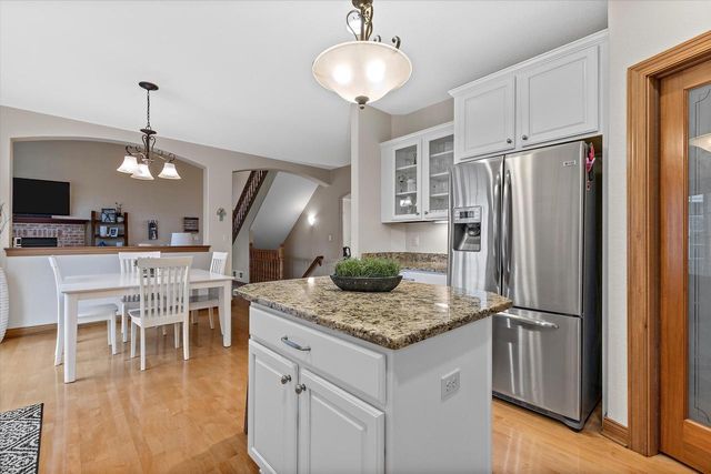 W185N4947 Emerald Hills DRIVE, Menomonee Falls, WI 53051