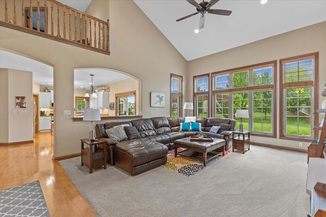 W185N4947 Emerald Hills DRIVE, Menomonee Falls, WI 53051