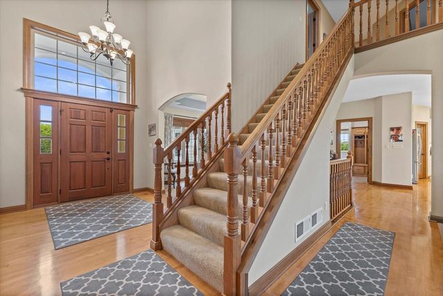 W185N4947 Emerald Hills DRIVE, Menomonee Falls, WI 53051