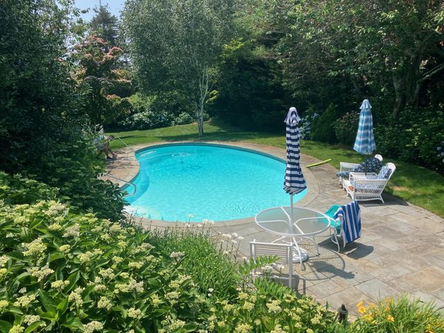 95 Cotchpinicut Road, Chatham, MA 02633