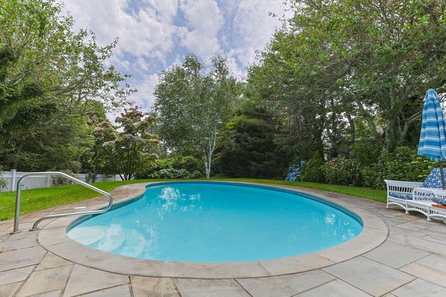 95 Cotchpinicut Road, Chatham, MA 02633