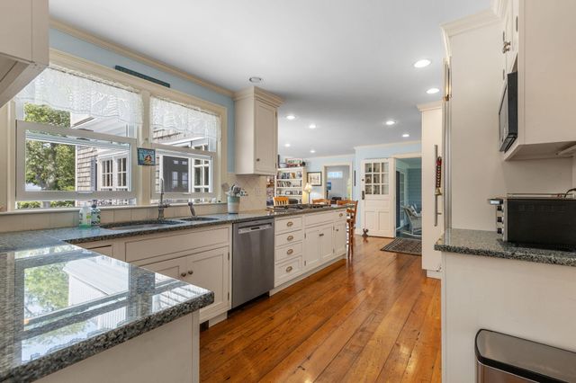 95 Cotchpinicut Road, Chatham, MA 02633