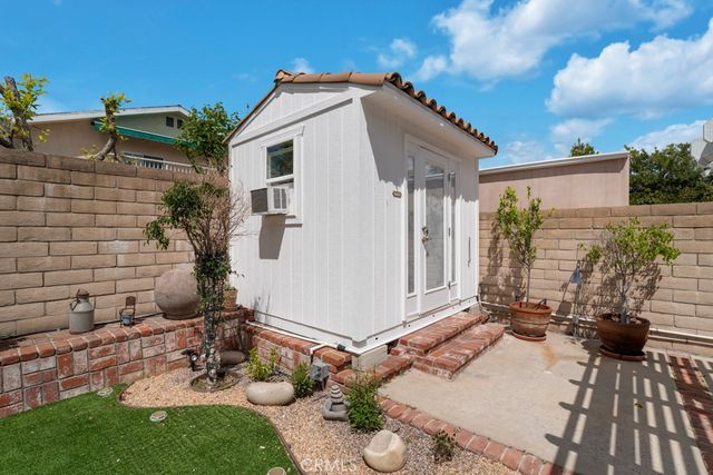 6305 Crebs, Tarzana, CA 91335