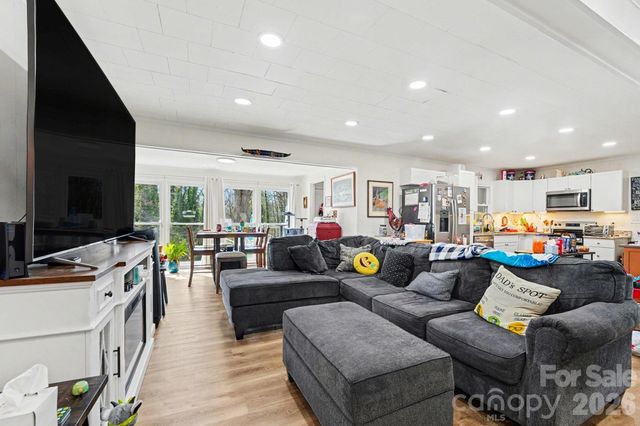 207 Hovis Road, Stanley, NC 28164