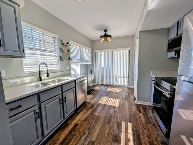 8707 BARDMOOR PLACE 202, Seminole, FL 33777