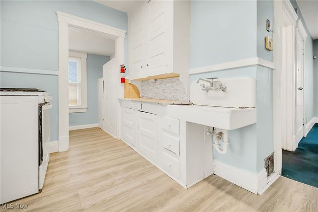 1141 E 148th Street, Cleveland, OH 44110