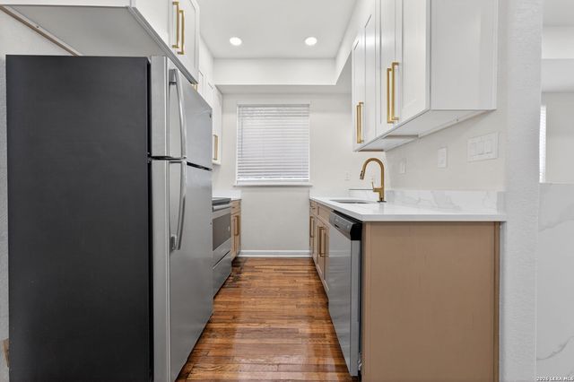 1635 W Mulberry Ave Apt 206, San Antonio, TX 78201