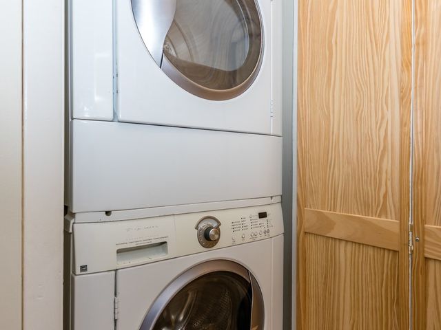 51 John 303, Brookline, MA 02446