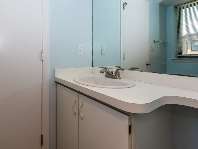 51 John 303, Brookline, MA 02446