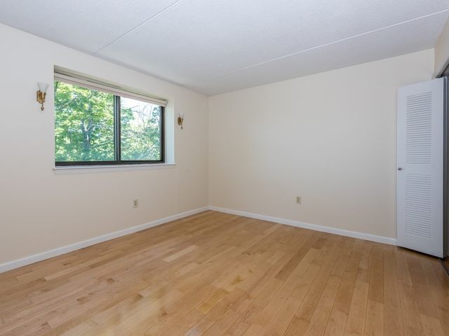 51 John 303, Brookline, MA 02446