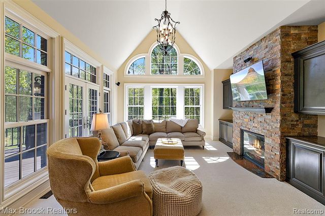 9716 Hadley Road, Clarkston, MI 48348