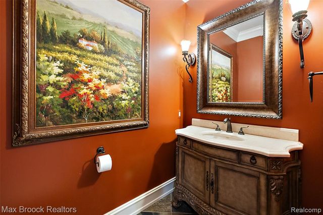 9716 Hadley Road, Clarkston, MI 48348