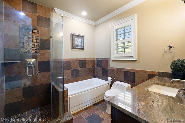 9716 Hadley Road, Clarkston, MI 48348