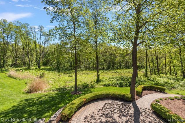 9716 Hadley Road, Clarkston, MI 48348