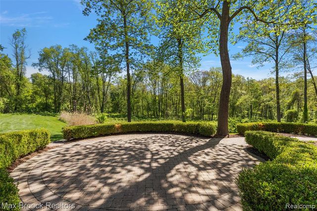9716 Hadley Road, Clarkston, MI 48348