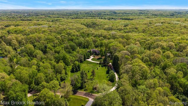 9716 Hadley Road, Clarkston, MI 48348