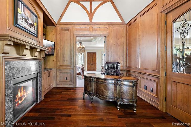 9716 Hadley Road, Clarkston, MI 48348