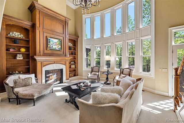 9716 Hadley Road, Clarkston, MI 48348