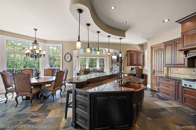 9716 Hadley Road, Clarkston, MI 48348