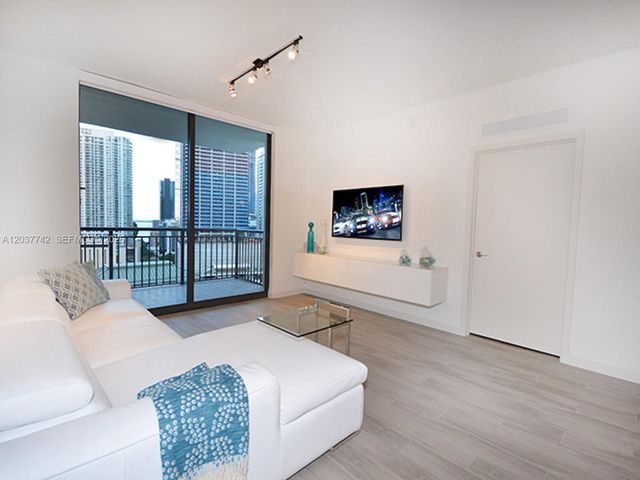 999 SW 1st Ave 1611, Miami, FL 33130