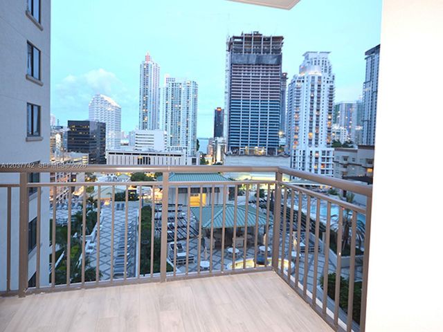 999 SW 1st Ave 1611, Miami, FL 33130