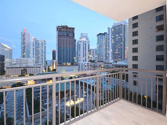 999 SW 1st Ave 1611, Miami, FL 33130