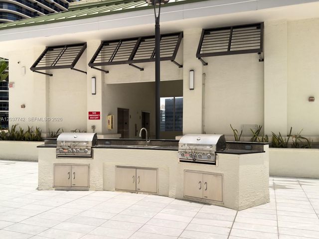 999 SW 1st Ave 1611, Miami, FL 33130