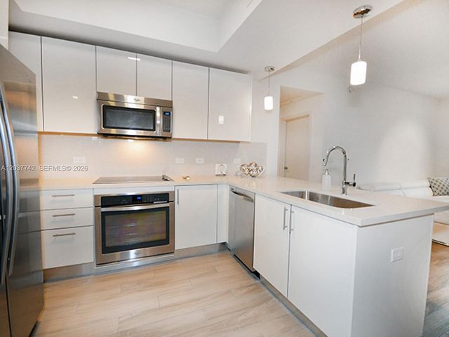 999 SW 1st Ave 1611, Miami, FL 33130