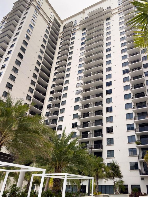 999 SW 1st Ave 1611, Miami, FL 33130