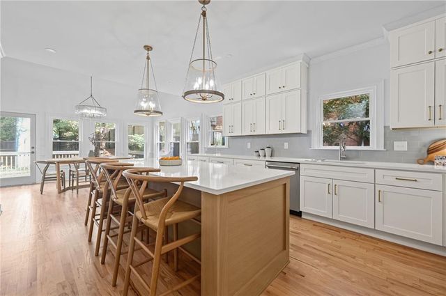 1018 Mill Creek NE Manor, Brookhaven, GA 30319