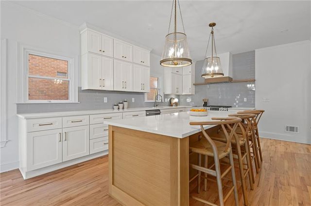 1018 Mill Creek NE Manor, Brookhaven, GA 30319