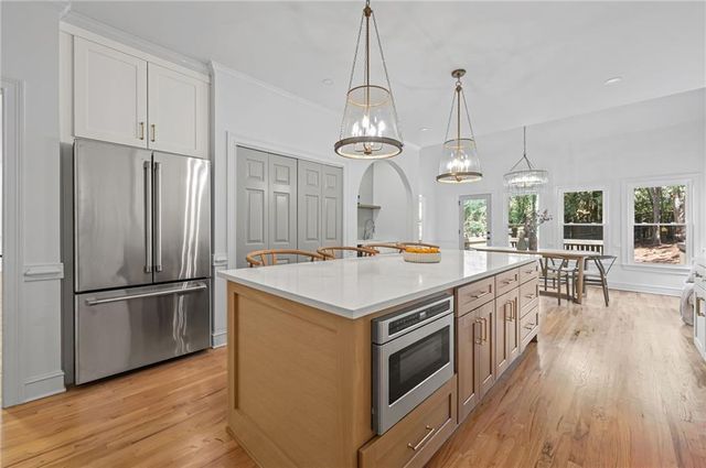 1018 Mill Creek NE Manor, Brookhaven, GA 30319