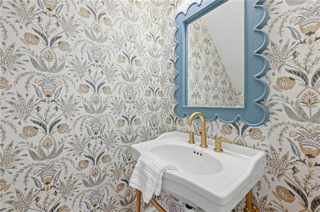 1018 Mill Creek NE Manor, Brookhaven, GA 30319