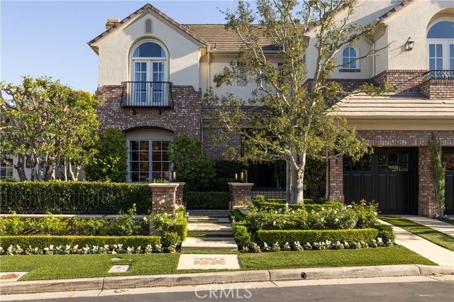 8 Gleneagles Drive, Newport Beach, CA 92660