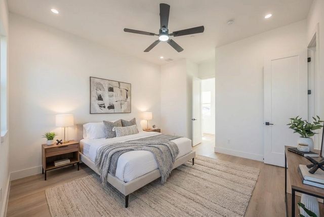 2523 Hondo Avenue 102, Dallas, TX 75219