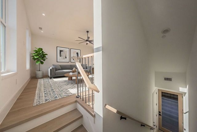 2523 Hondo Avenue 102, Dallas, TX 75219